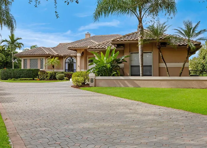 Spacious Home Wpool Tennis Court