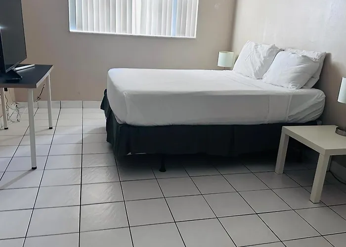 1 Bedr Condo At Sunrise , Long Term